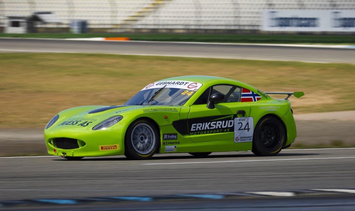 Eriksrud Motorsport Ginetta i fart på racerbanen